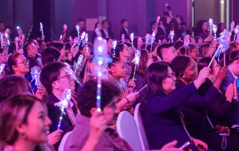 2025年家庭主题中外妇女交流暨粤港澳大湾区妇女融合协同发展活动在佛山开幕